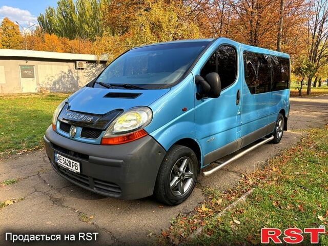 Синий Рено Трафик, объемом двигателя 1.9 л и пробегом 300 тыс. км за 8400 $, фото 1 на Automoto.ua
