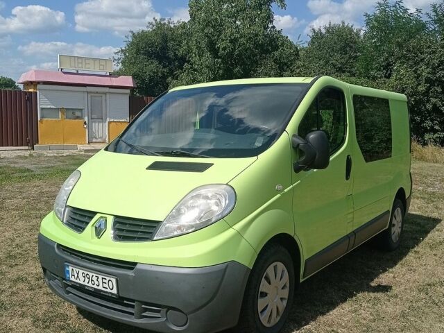 Зелений Рено Трафік, об'ємом двигуна 2 л та пробігом 250 тис. км за 9850 $, фото 1 на Automoto.ua