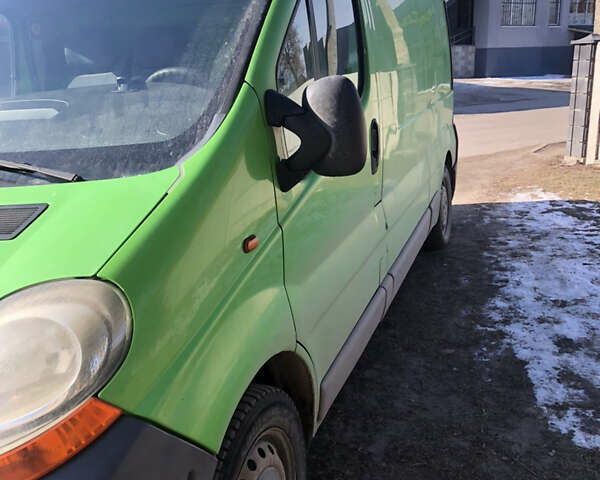Зеленый Рено Трафик, объемом двигателя 1.9 л и пробегом 317 тыс. км за 5000 $, фото 1 на Automoto.ua