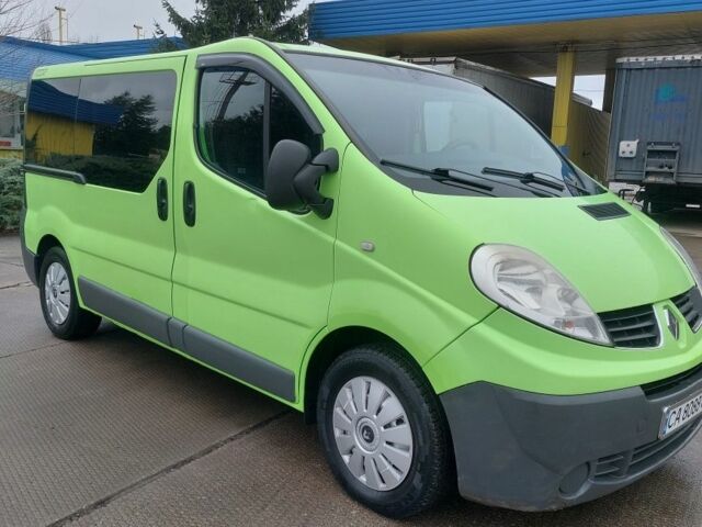Зелений Рено Трафік, об'ємом двигуна 2 л та пробігом 319 тис. км за 8650 $, фото 1 на Automoto.ua