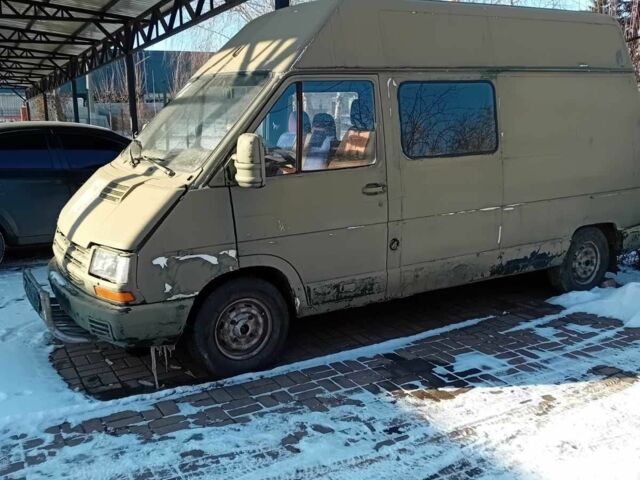 Зеленый Рено Трафик, объемом двигателя 1.9 л и пробегом 256 тыс. км за 750 $, фото 1 на Automoto.ua