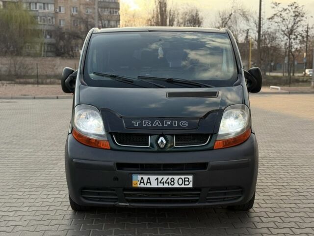 Зелений Рено Трафік, об'ємом двигуна 1.9 л та пробігом 370 тис. км за 5500 $, фото 1 на Automoto.ua