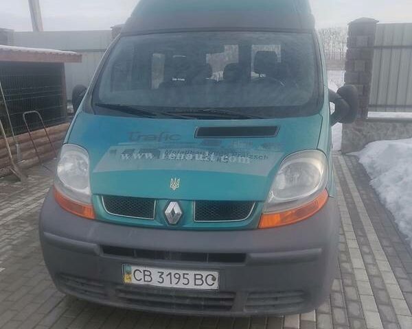 Зеленый Рено Трафик, объемом двигателя 1.9 л и пробегом 440 тыс. км за 7500 $, фото 1 на Automoto.ua