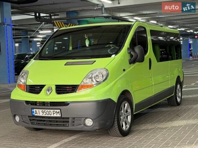 Зеленый Рено Трафик, объемом двигателя 2 л и пробегом 260 тыс. км за 9450 $, фото 1 на Automoto.ua
