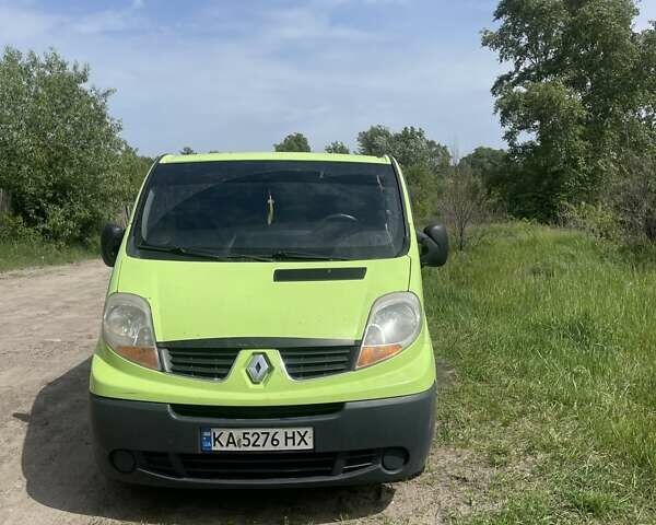 Зеленый Рено Трафик, объемом двигателя 2 л и пробегом 500 тыс. км за 5500 $, фото 1 на Automoto.ua