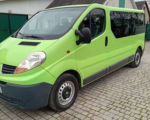 Зеленый Рено Трафик, объемом двигателя 2 л и пробегом 224 тыс. км за 9800 $, фото 1 на Automoto.ua
