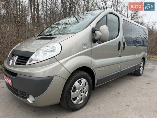 Зеленый Рено Трафик, объемом двигателя 2 л и пробегом 258 тыс. км за 14950 $, фото 1 на Automoto.ua