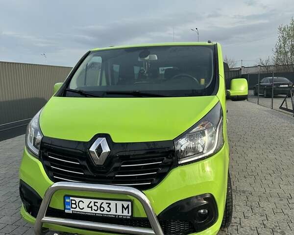 Зеленый Рено Трафик, объемом двигателя 1.6 л и пробегом 324 тыс. км за 14900 $, фото 1 на Automoto.ua