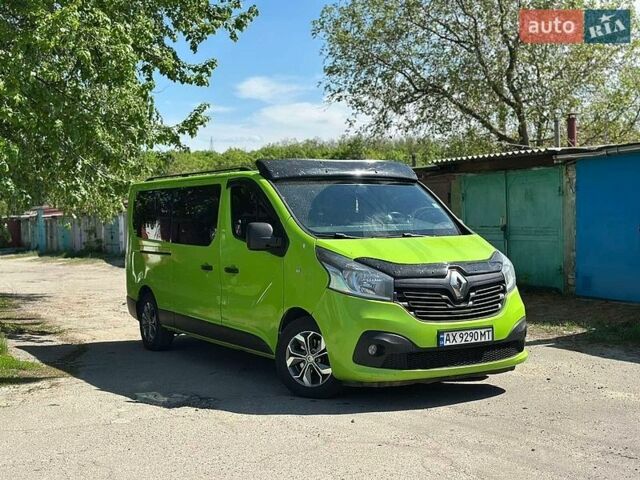 Зеленый Рено Трафик, объемом двигателя 1.6 л и пробегом 365 тыс. км за 15000 $, фото 1 на Automoto.ua