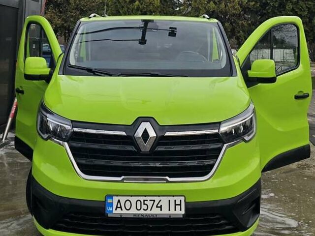 Зеленый Рено Трафик, объемом двигателя 2 л и пробегом 179 тыс. км за 27500 $, фото 1 на Automoto.ua