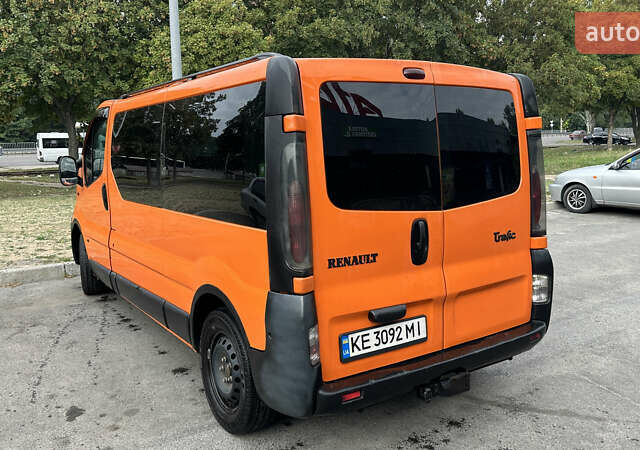 Оранжевый Рено Трафик, объемом двигателя 1.9 л и пробегом 417 тыс. км за 8500 $, фото 1 на Automoto.ua