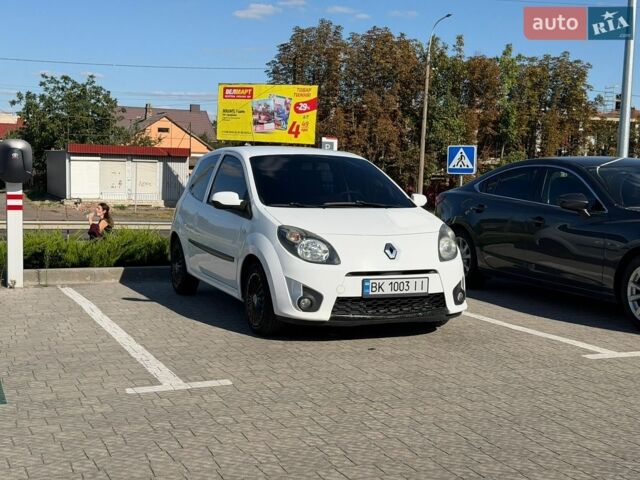 Белый Рено Твинго, объемом двигателя 1.2 л и пробегом 207 тыс. км за 3300 $, фото 1 на Automoto.ua