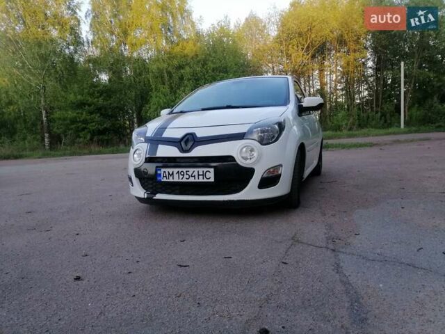 Белый Рено Твинго, объемом двигателя 1.5 л и пробегом 300 тыс. км за 4100 $, фото 1 на Automoto.ua