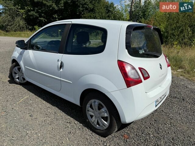 Белый Рено Твинго, объемом двигателя 1.2 л и пробегом 215 тыс. км за 3300 $, фото 1 на Automoto.ua