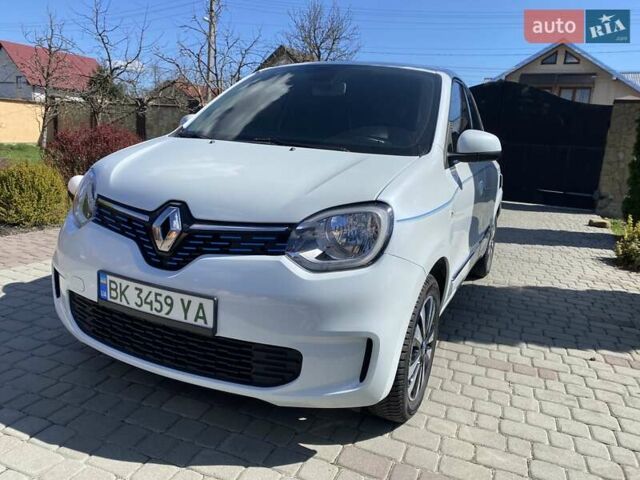 Белый Рено Твинго, объемом двигателя 0 л и пробегом 29 тыс. км за 10500 $, фото 1 на Automoto.ua