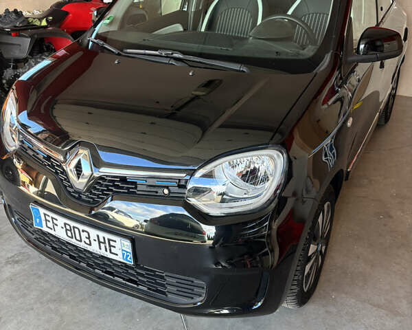 Черный Рено Твинго, объемом двигателя 0 л и пробегом 15 тыс. км за 9400 $, фото 1 на Automoto.ua