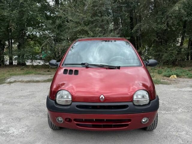 Красный Рено Твинго, объемом двигателя 1.2 л и пробегом 197 тыс. км за 2550 $, фото 1 на Automoto.ua