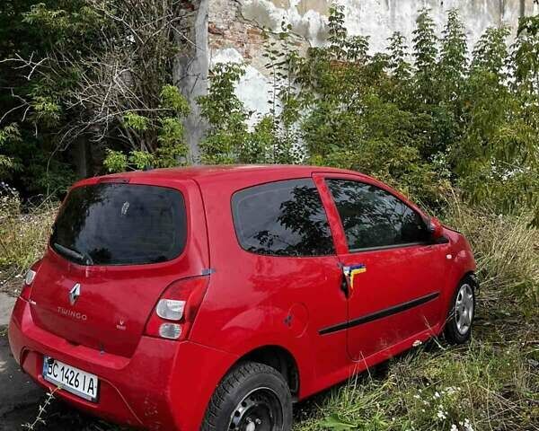 Красный Рено Твинго, объемом двигателя 1.15 л и пробегом 175 тыс. км за 1150 $, фото 1 на Automoto.ua