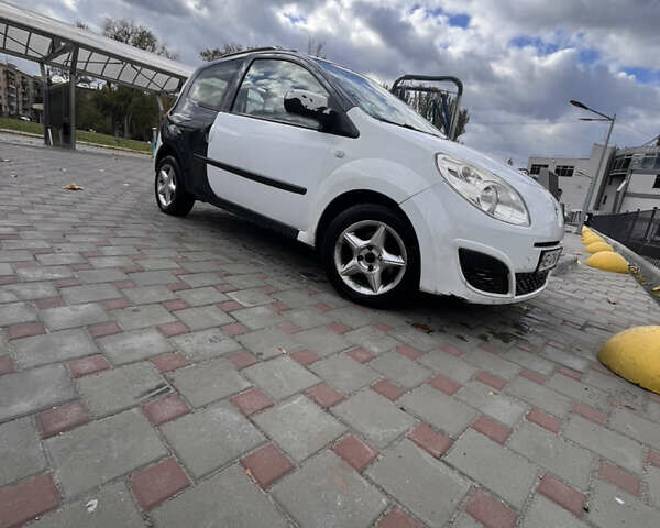 Рено Твинго, объемом двигателя 1.5 л и пробегом 416 тыс. км за 4200 $, фото 1 на Automoto.ua