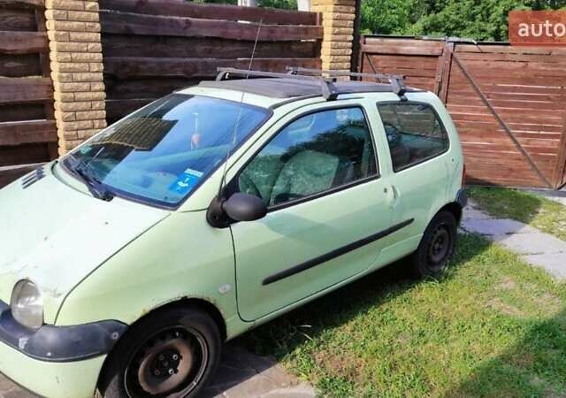 Желтый Рено Твинго, объемом двигателя 1.2 л и пробегом 174 тыс. км за 2892 $, фото 1 на Automoto.ua