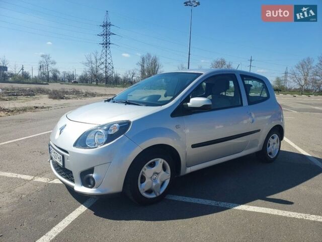 Серый Рено Твинго, объемом двигателя 1.15 л и пробегом 150 тыс. км за 5500 $, фото 1 на Automoto.ua