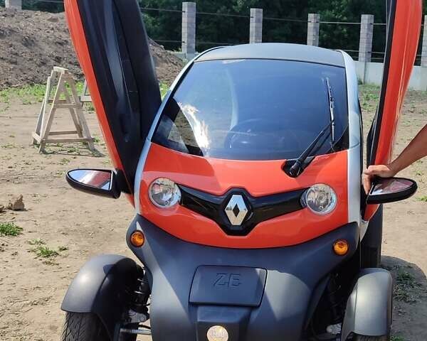Красный Рено Твизи, объемом двигателя 0 л и пробегом 10 тыс. км за 5500 $, фото 1 на Automoto.ua