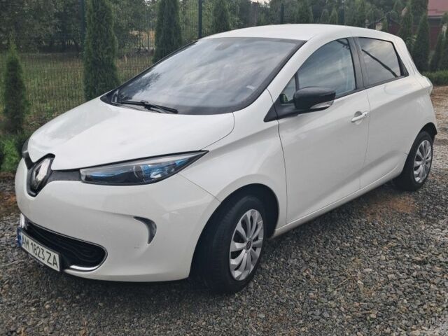 Белый Рено Зое, объемом двигателя 0 л и пробегом 72 тыс. км за 7213 $, фото 1 на Automoto.ua