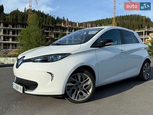 Белый Рено Зое, объемом двигателя 0 л и пробегом 171 тыс. км за 6099 $, фото 1 на Automoto.ua