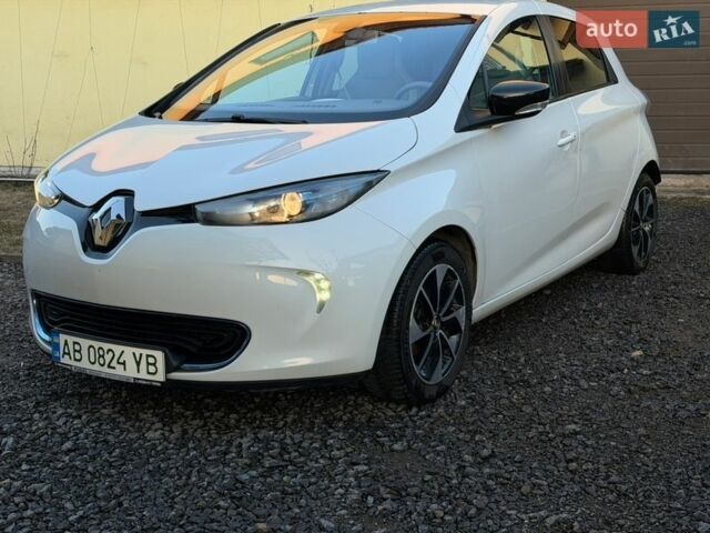 Белый Рено Зое, объемом двигателя 0 л и пробегом 130 тыс. км за 5878 $, фото 1 на Automoto.ua