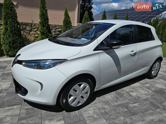 Белый Рено Зое, объемом двигателя 0 л и пробегом 166 тыс. км за 5999 $, фото 1 на Automoto.ua