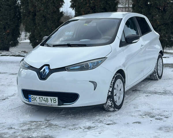 Білий Рено Зое, об'ємом двигуна 0 л та пробігом 73 тис. км за 5800 $, фото 1 на Automoto.ua