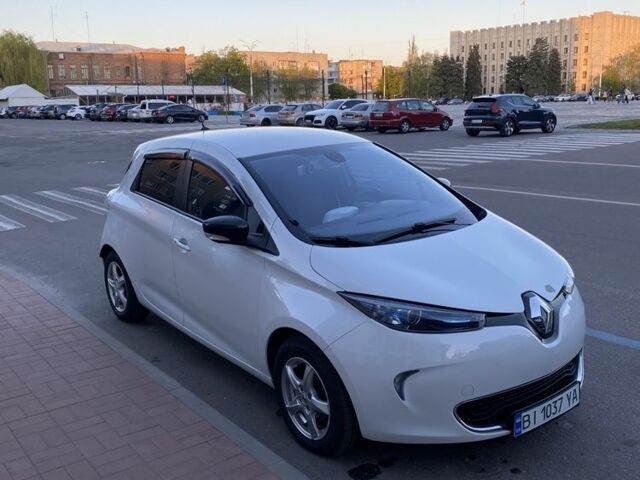 Белый Рено Зое, объемом двигателя 0 л и пробегом 132 тыс. км за 7000 $, фото 1 на Automoto.ua
