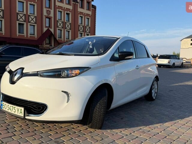 Белый Рено Зое, объемом двигателя 0 л и пробегом 192 тыс. км за 5900 $, фото 1 на Automoto.ua