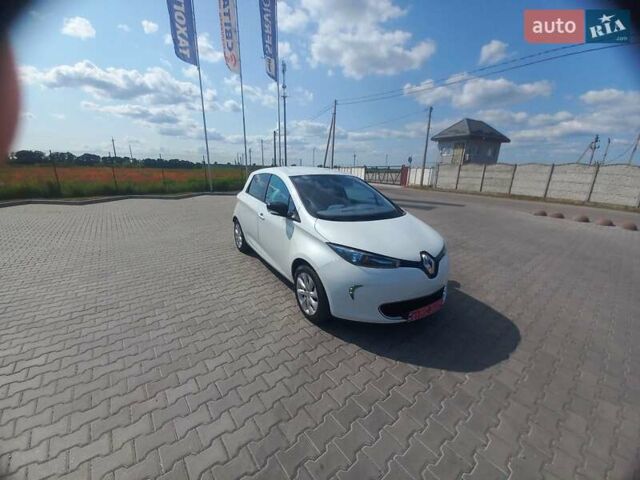 Белый Рено Зое, объемом двигателя 0 л и пробегом 150 тыс. км за 5600 $, фото 1 на Automoto.ua