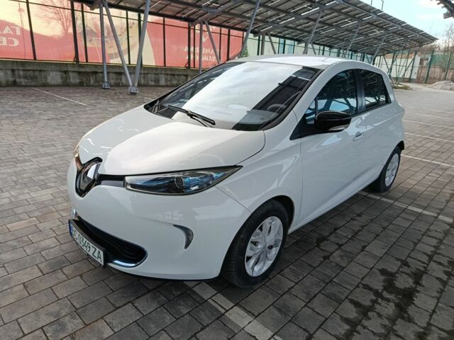 Белый Рено Зое, объемом двигателя 0 л и пробегом 57 тыс. км за 5650 $, фото 1 на Automoto.ua