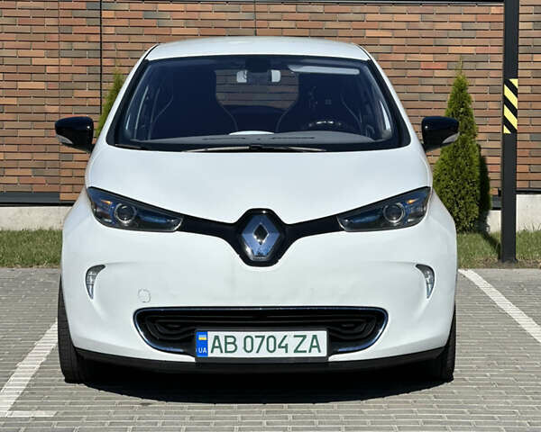 Белый Рено Зое, объемом двигателя 0 л и пробегом 163 тыс. км за 6200 $, фото 1 на Automoto.ua