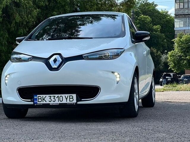 Білий Рено Зое, об'ємом двигуна 0 л та пробігом 140 тис. км за 6300 $, фото 1 на Automoto.ua
