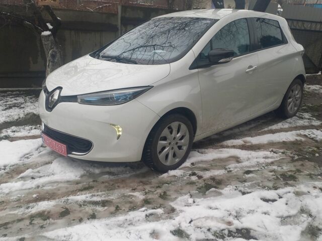Белый Рено Зое, объемом двигателя 0 л и пробегом 150 тыс. км за 5550 $, фото 1 на Automoto.ua
