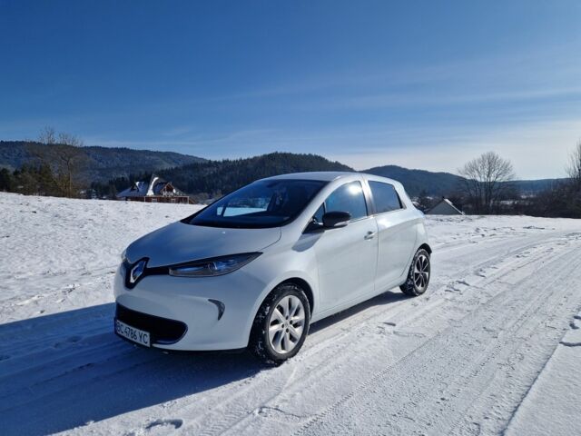 Белый Рено Зое, объемом двигателя 0 л и пробегом 39 тыс. км за 9000 $, фото 1 на Automoto.ua