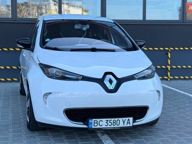 Белый Рено Зое, объемом двигателя 0 л и пробегом 87 тыс. км за 6999 $, фото 1 на Automoto.ua