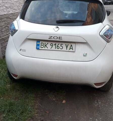 Білий Рено Зое, об'ємом двигуна 0 л та пробігом 155 тис. км за 5700 $, фото 1 на Automoto.ua