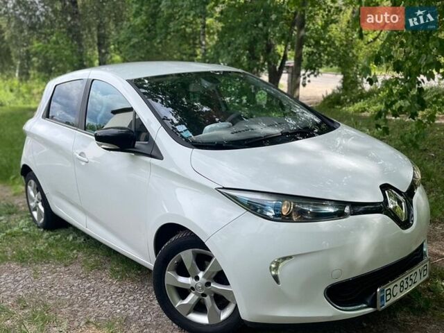 Белый Рено Зое, объемом двигателя 0 л и пробегом 166 тыс. км за 5750 $, фото 1 на Automoto.ua