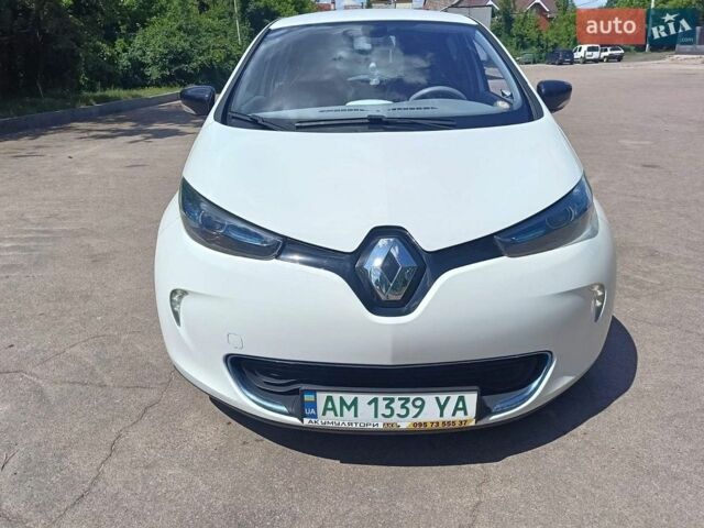 Белый Рено Зое, объемом двигателя 0 л и пробегом 146 тыс. км за 5600 $, фото 1 на Automoto.ua