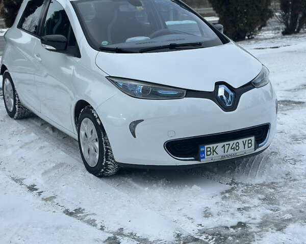 Білий Рено Зое, об'ємом двигуна 0 л та пробігом 73 тис. км за 5799 $, фото 1 на Automoto.ua
