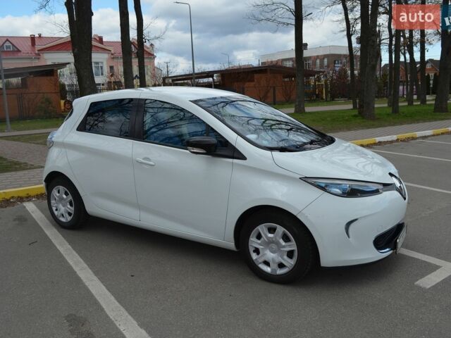 Белый Рено Зое, объемом двигателя 0 л и пробегом 109 тыс. км за 6000 $, фото 1 на Automoto.ua