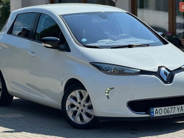 Белый Рено Зое, объемом двигателя 0 л и пробегом 160 тыс. км за 5650 $, фото 1 на Automoto.ua