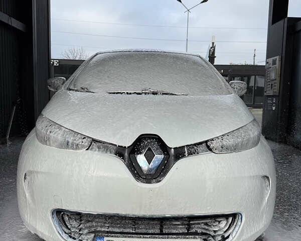Білий Рено Зое, об'ємом двигуна 0 л та пробігом 74 тис. км за 6400 $, фото 1 на Automoto.ua