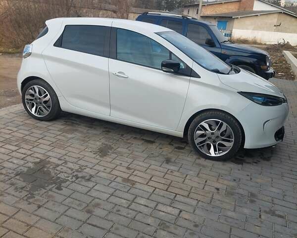 Білий Рено Зое, об'ємом двигуна 0 л та пробігом 83 тис. км за 5900 $, фото 1 на Automoto.ua