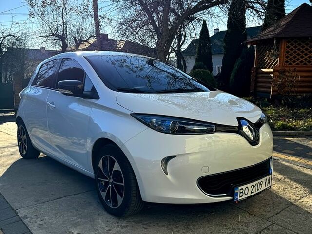 Білий Рено Зое, об'ємом двигуна 0 л та пробігом 67 тис. км за 9000 $, фото 1 на Automoto.ua