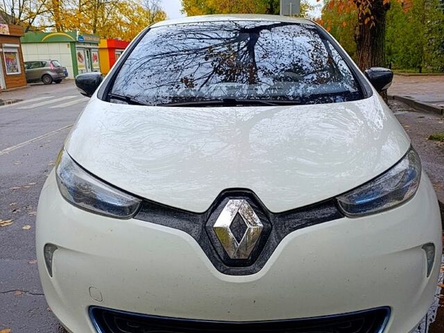 Белый Рено Зое, объемом двигателя 0 л и пробегом 178 тыс. км за 8000 $, фото 1 на Automoto.ua